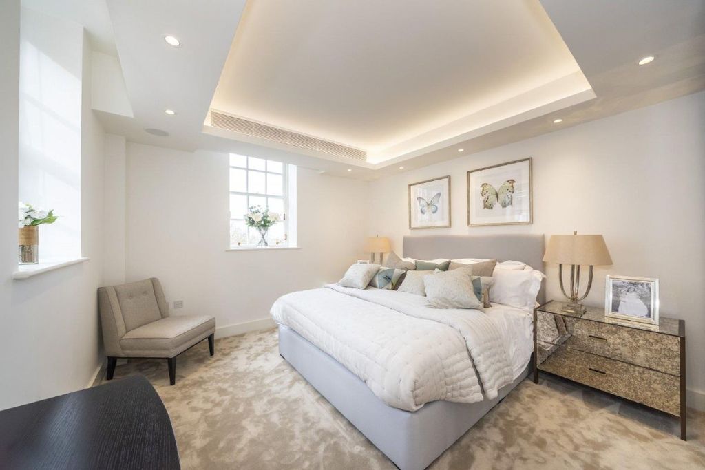 Additional image 7 of 3 bed flat for saleFlat, Star & Garter House, Richmond Hill, Richmond TW10
