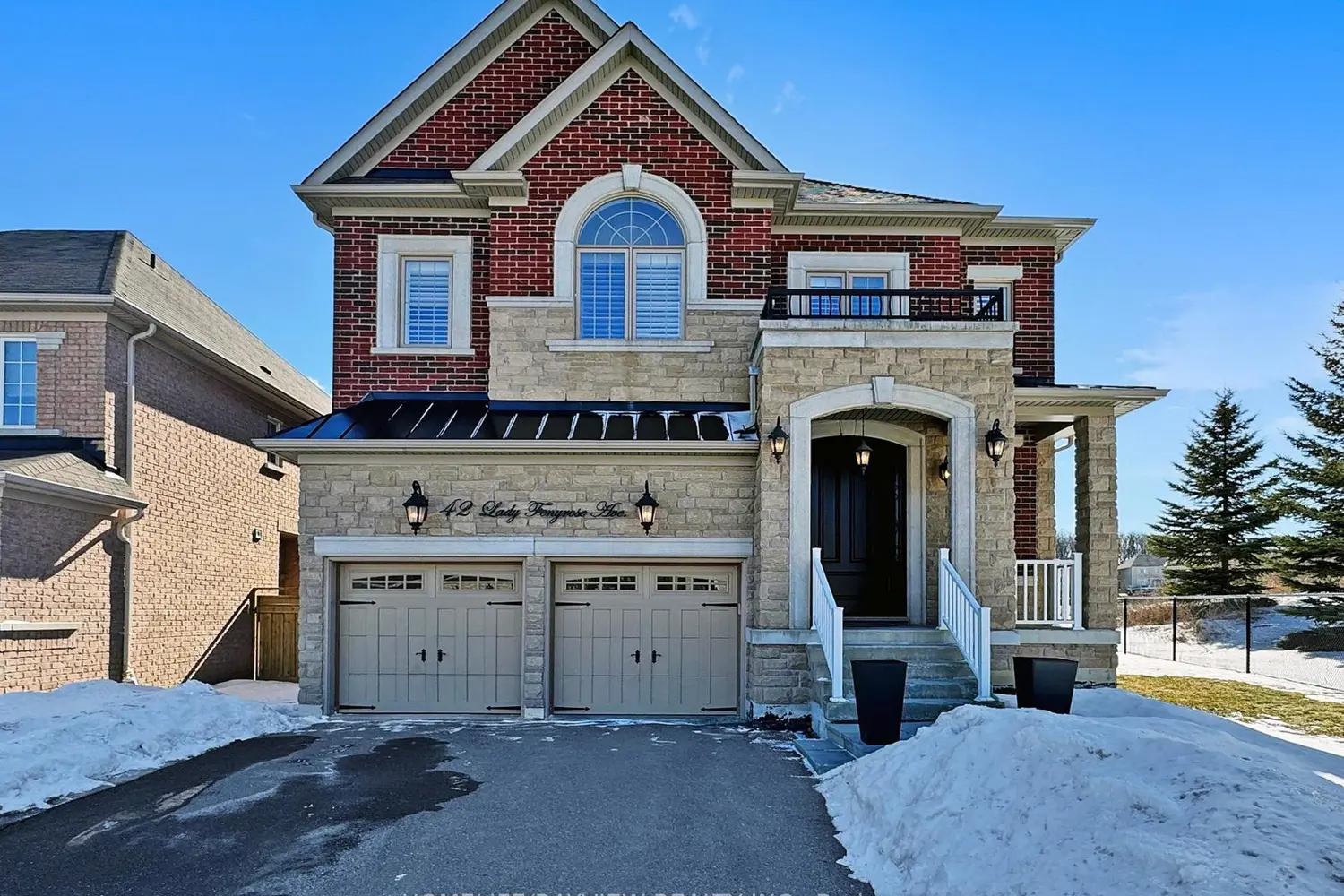 42 Lady Fenyrose Avenue