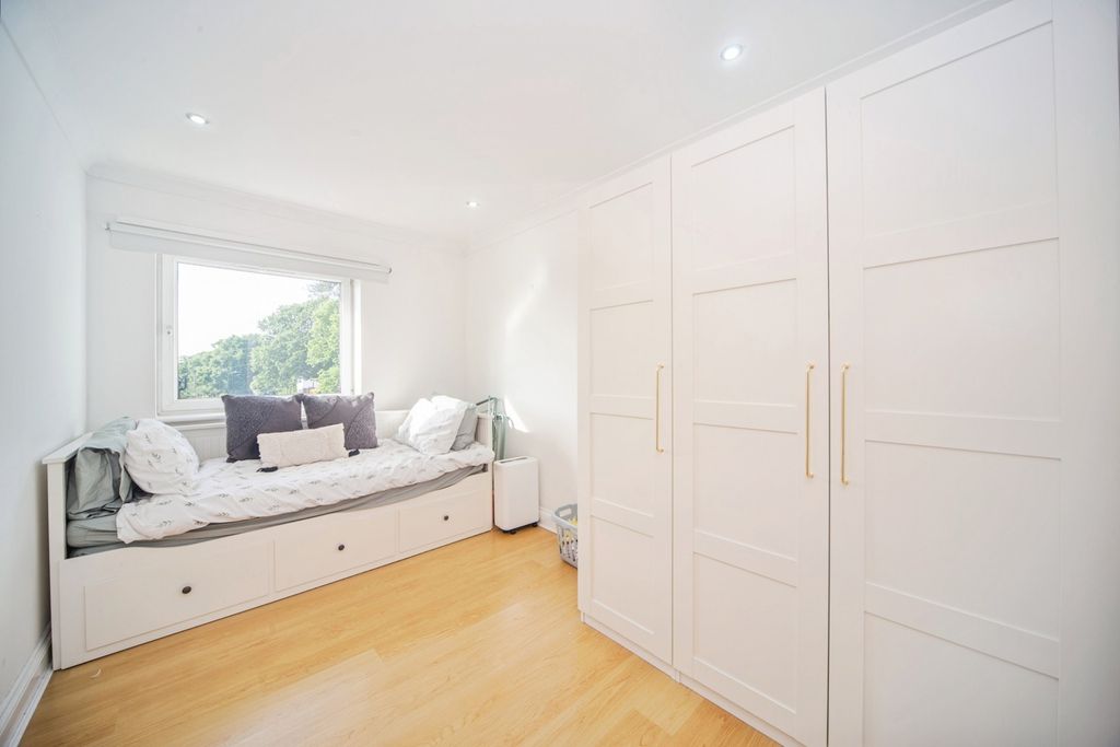 Additional image 13 of 2 bed flat for saleWinchester Road, Southampton, Hampshire SO16