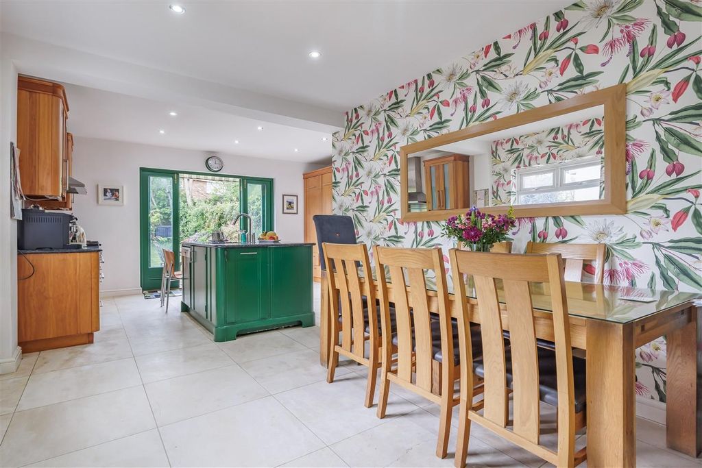 Additional image 13 of 5 bed semi-detached house for saleQueens Avenue, Woodford Green IG8