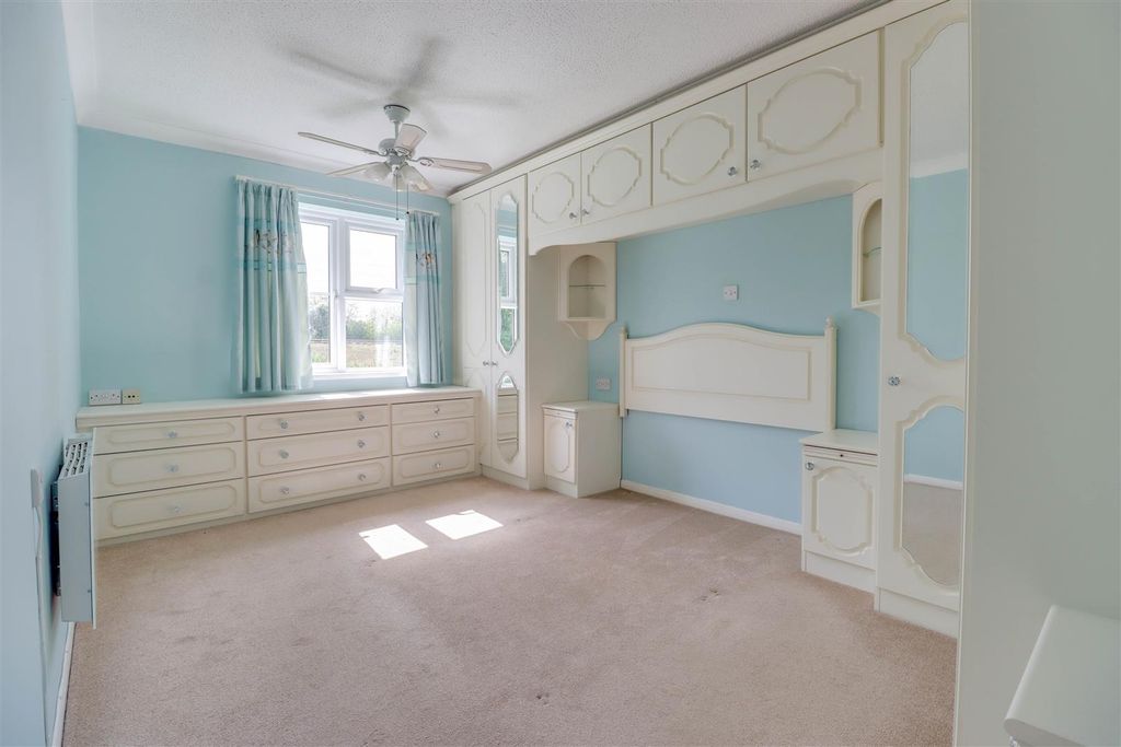 Additional image 4 of 2 bed flat for saleStilemans, Wickford SS11