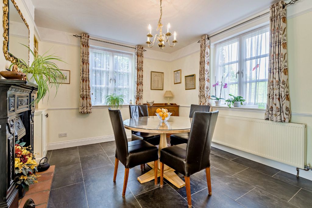 Additional image 7 of 4 bed detached house for saleForest Road, Wokingham, Berkshire RG40