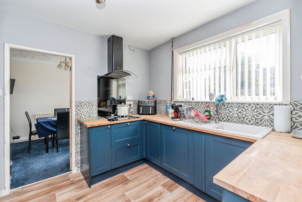 Additional image 5 of 3 bed semi-detached house for saleCotswold Road, Southampton SO16