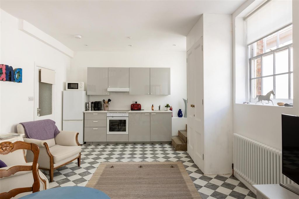 Additional image 22 of 5 bed town house for saleLiverpool Terrace, Worthing BN11