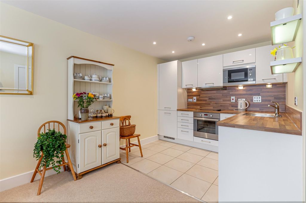 Additional image 8 of 2 bed flat for saleArmstrong Drive, Worcester WR1
