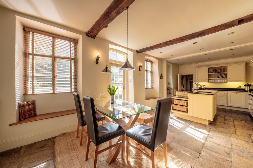 Additional image 4 of 5 bed property for saleOxford Street, Woodstock OX20