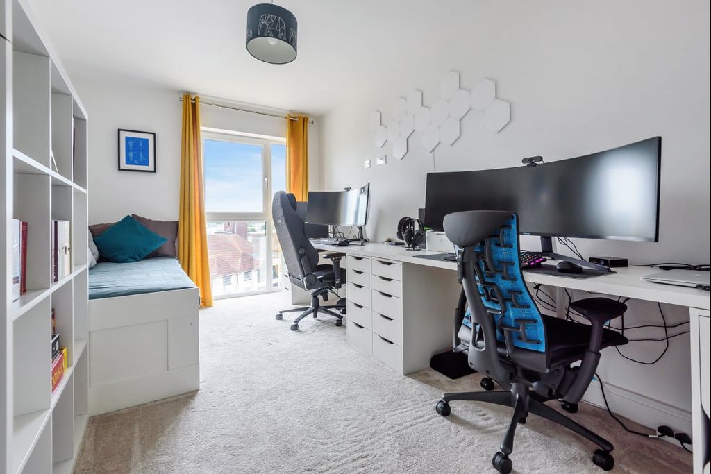 Additional image 9 of 2 bed flat for saleRiverside Quay, Thomas Blake Avenue, Southampton SO14
