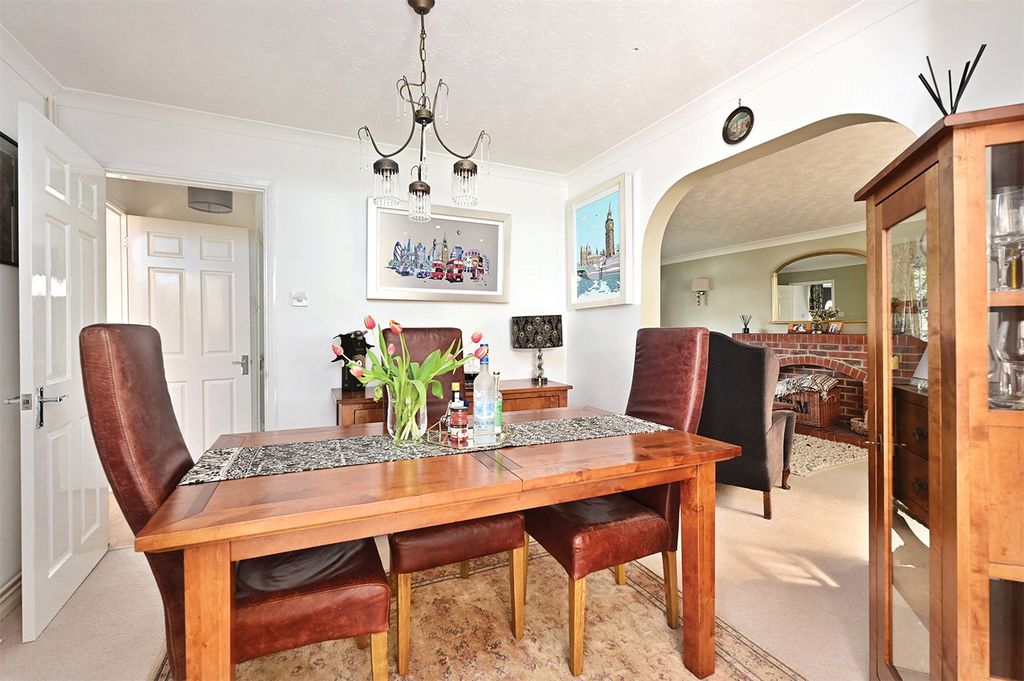 Additional image 5 of 4 bed detached house for saleHilfield, Yateley, Hampshire GU46