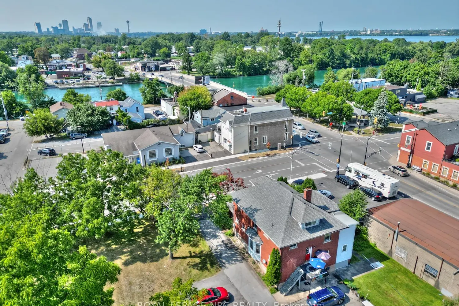Additional image 15 of 3758 Main Street
