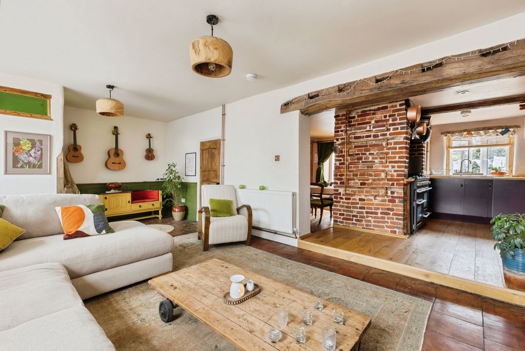 3 bed cottage for saleFairland Street, Wymondham, Norfolk NR18