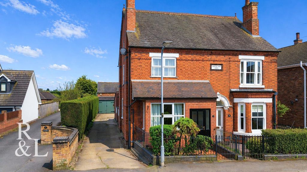 3 bed property for saleLower Packington Road, Ashby-De-La-Zouch LE65