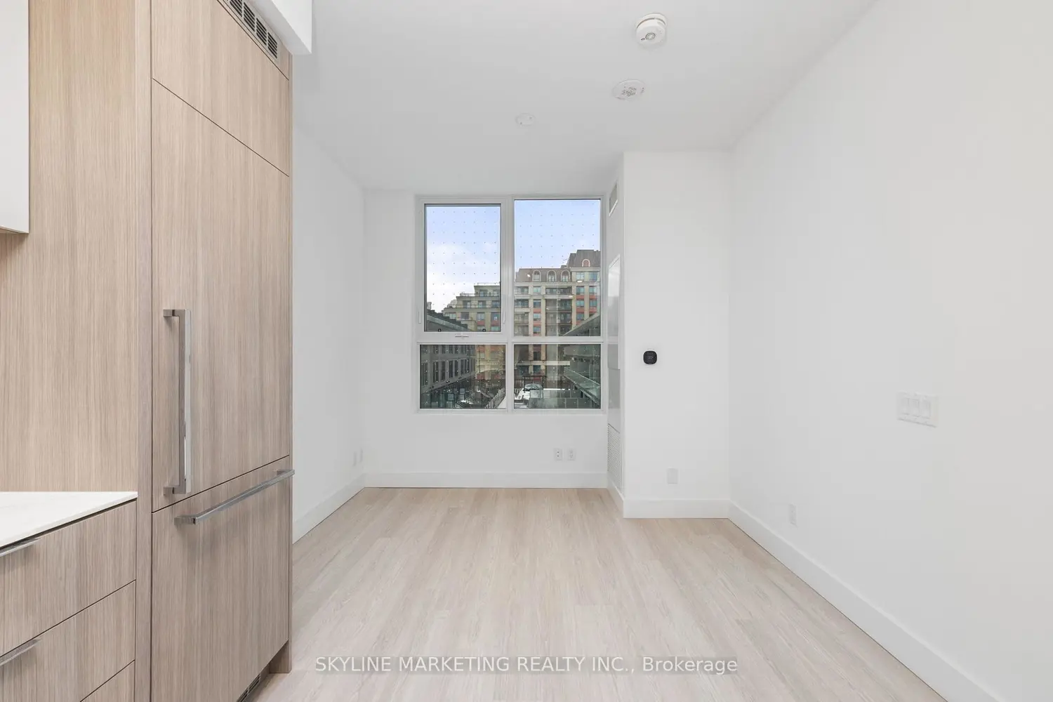 6 Greenbriar Road 210 photo 3