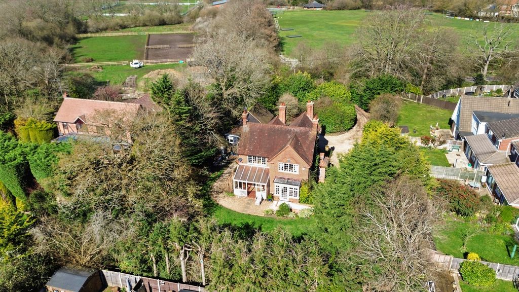 Additional image 3 of 5 bed detached house for saleChandlers Lane, Yateley, Hampshire GU46