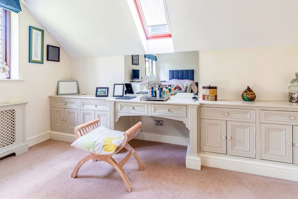 Additional image 23 of 5 bed detached house for salePyrford, Surrey GU22