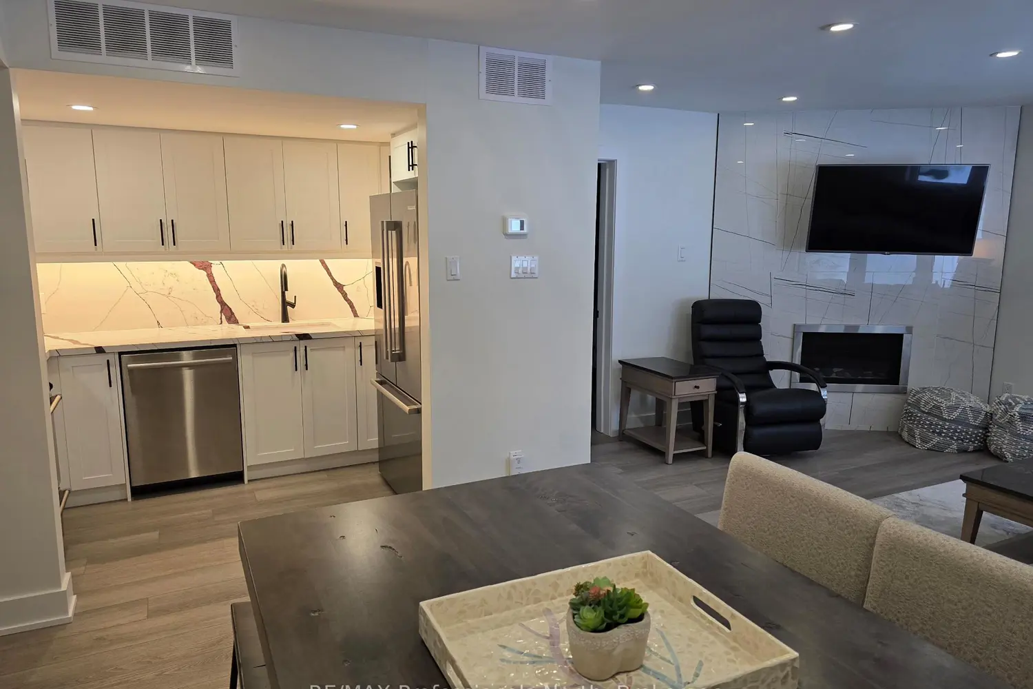 32 Deerhurst Greens Drive 105 photo 3
