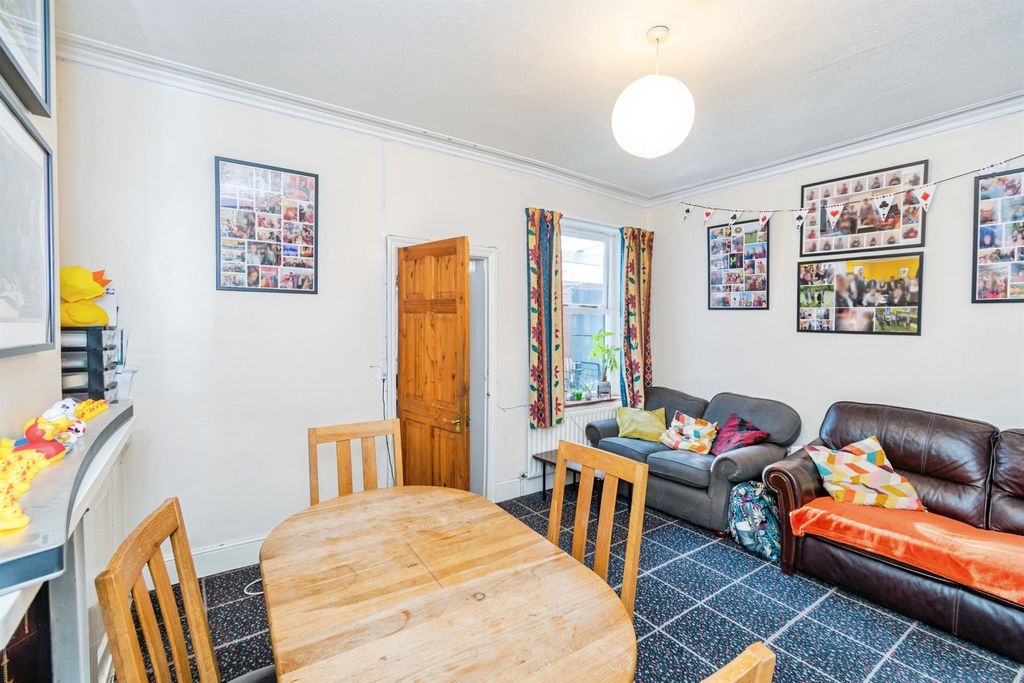 Additional image 2 of 4 bed end terrace house for saleAvenue Road, Southampton SO14