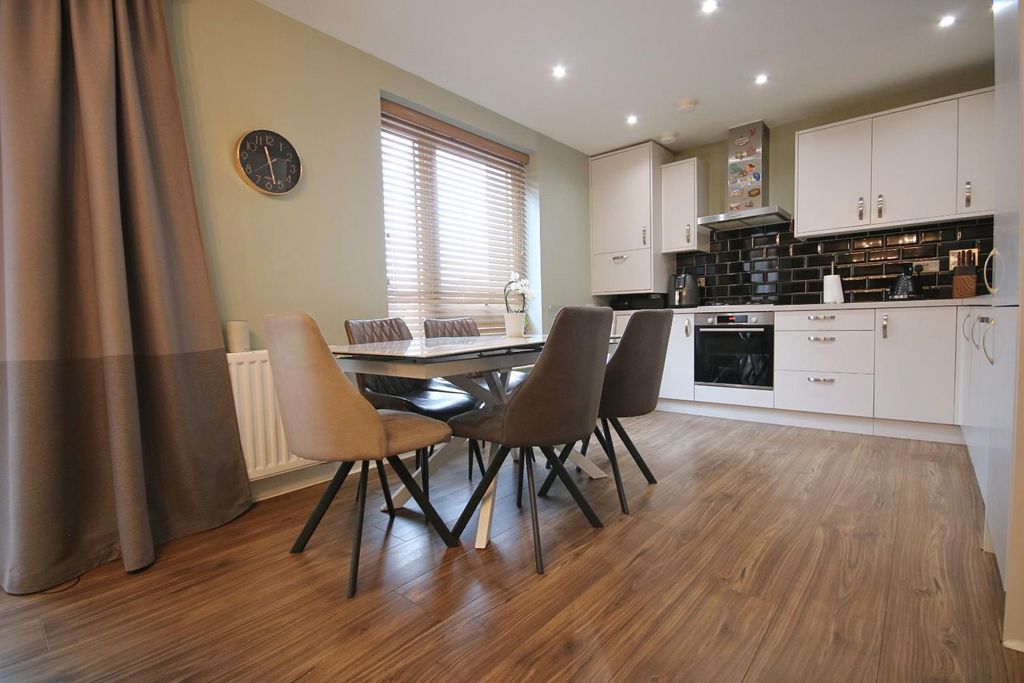Additional image 4 of 2 bed flat for saleThe Foundry, Ashford TW15