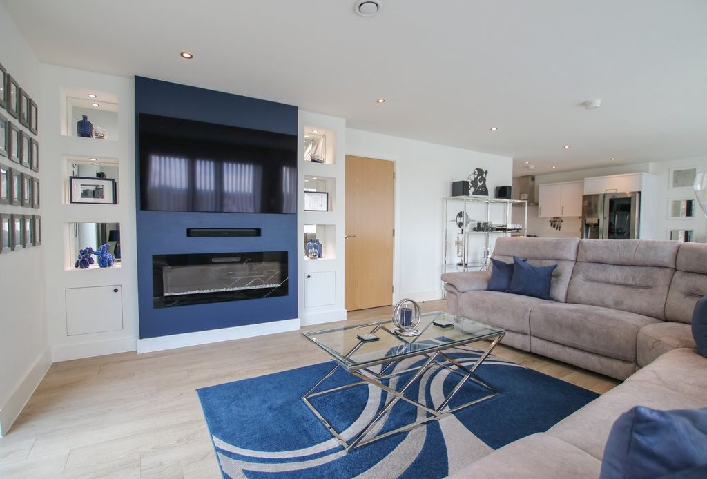 Additional image 10 of 3 bed flat for saleElms Walk, Wokingham RG40