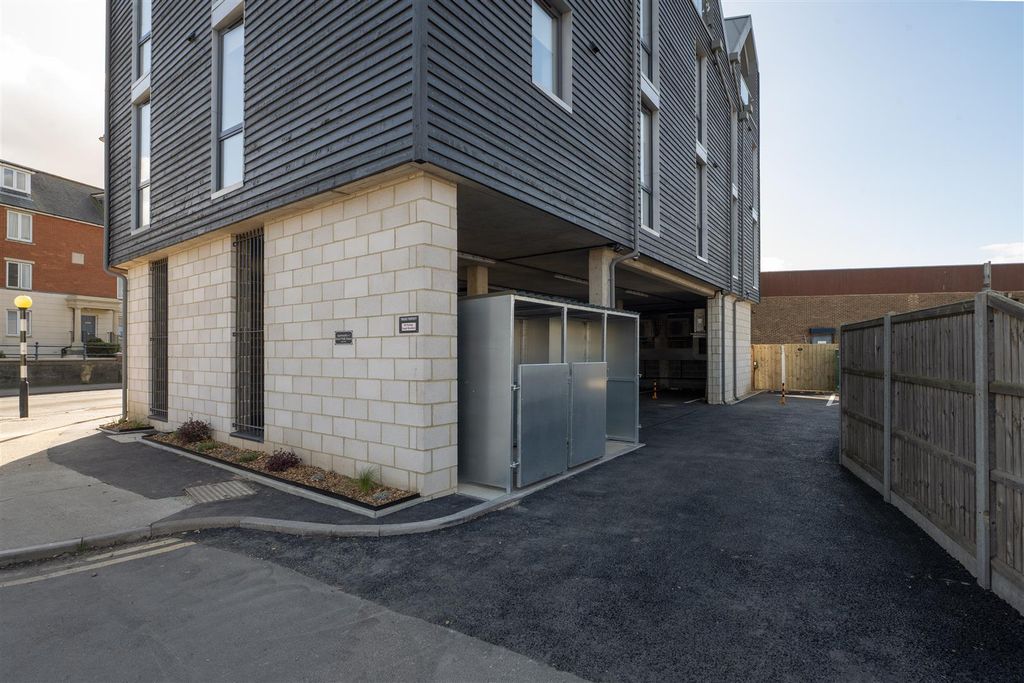 Additional image 32 of 2 bed flat for saleBeach Walk, Whitstable CT5