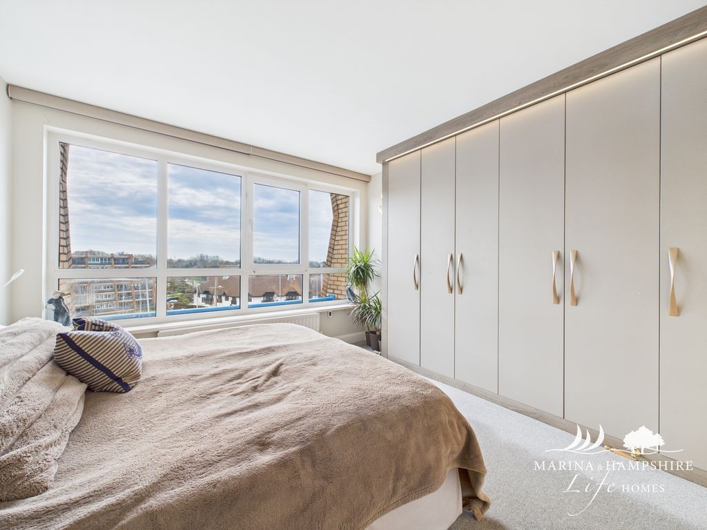 Additional image 10 of 1 bed flat for saleOyster Quay, Port Way, Port Solent PO6