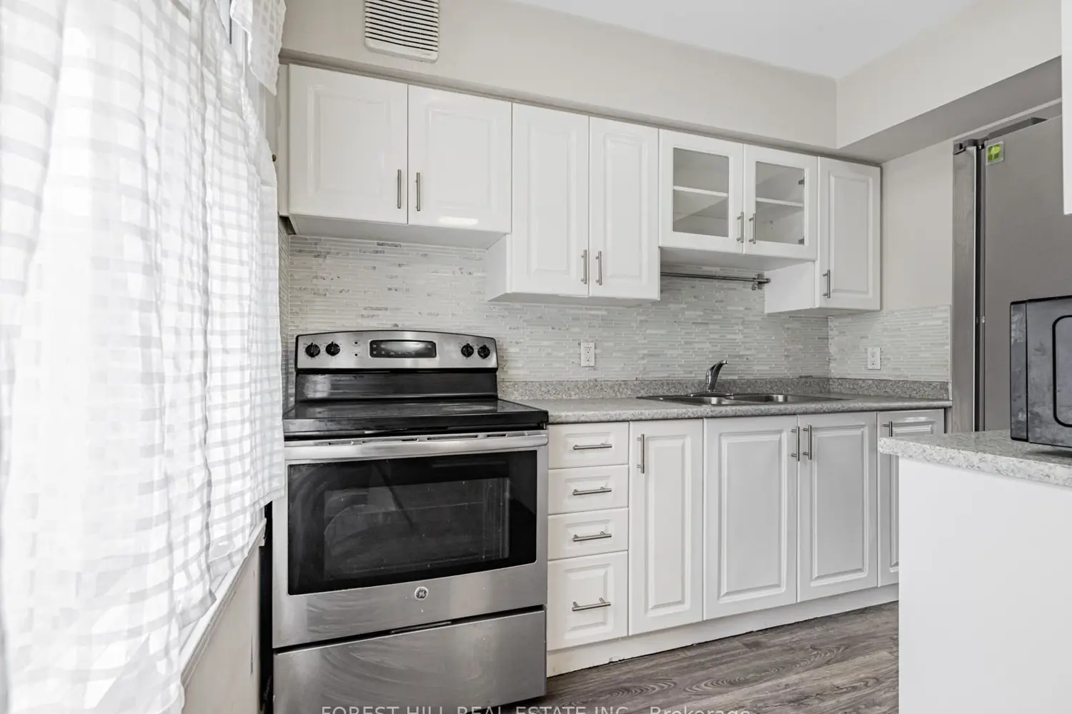 Additional image 4 of 16 Rexdale Boulevard 25