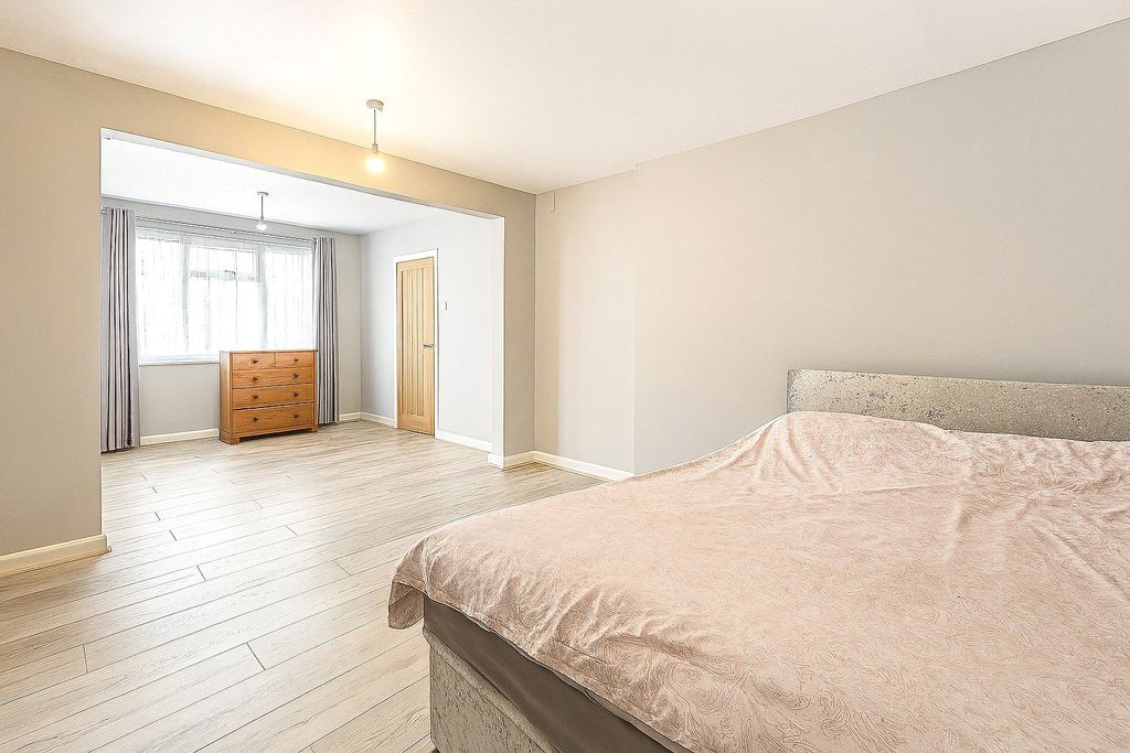 Additional image 14 of 5 bed bungalow for saleDovedale Road, Thurmaston, Leicester, Leicestershire LE4