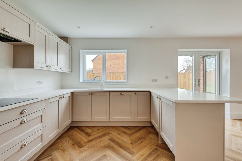 Additional image 9 of 5 bed detached house for saleVictoria Place, Bevan Way, Widnes, Cheshire WA8