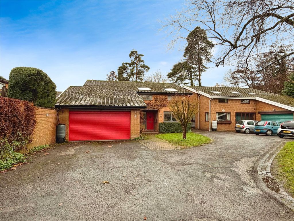 Additional image 21 of 5 bed detached house for saleColeridge Avenue, Yateley, Hampshire GU46