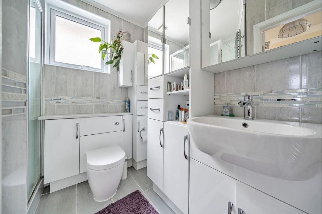 Additional image 10 of 2 bed detached bungalow for saleWoodmill Lane, Southampton SO18