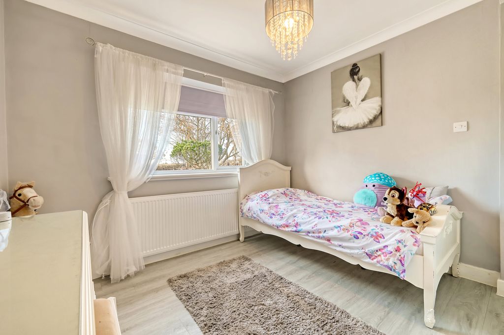 Additional image 14 of 5 bed bungalow for saleHighcliffe Drive, Wickford SS12