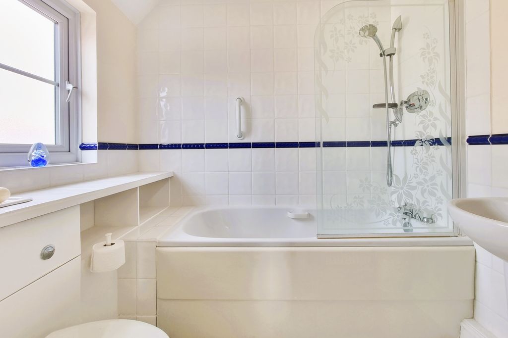 Additional image 11 of 3 bed detached house for saleSouthsea, Hampshire PO5