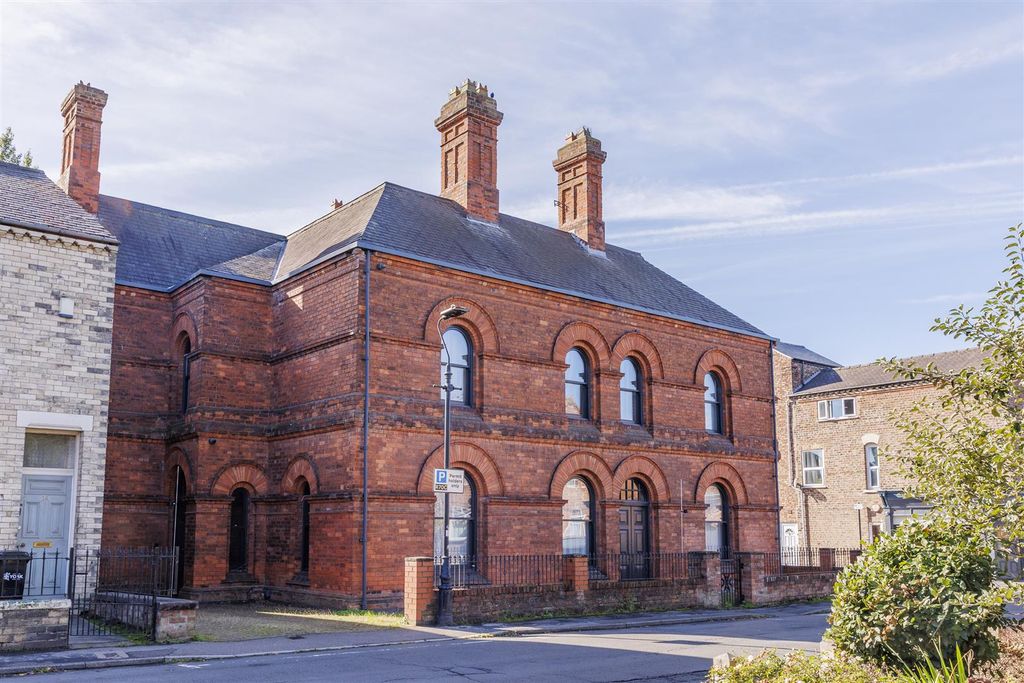 4 bed detached house for saleAlma House, 15, Alma Terrace, York YO10