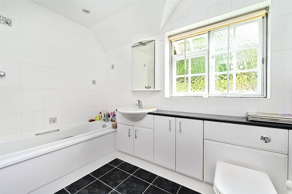 Additional image 26 of 6 bed detached house for saleWhite Horse Lane, Finchampstead, Wokingham, Berkshire RG40