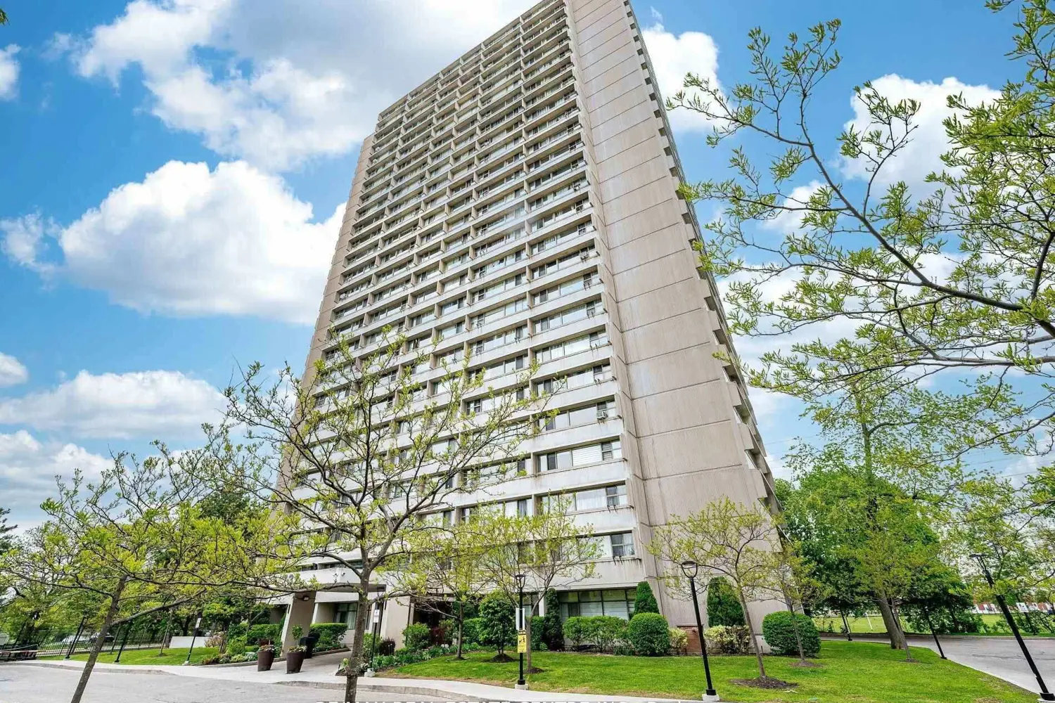 735 Don Mills Road 1806