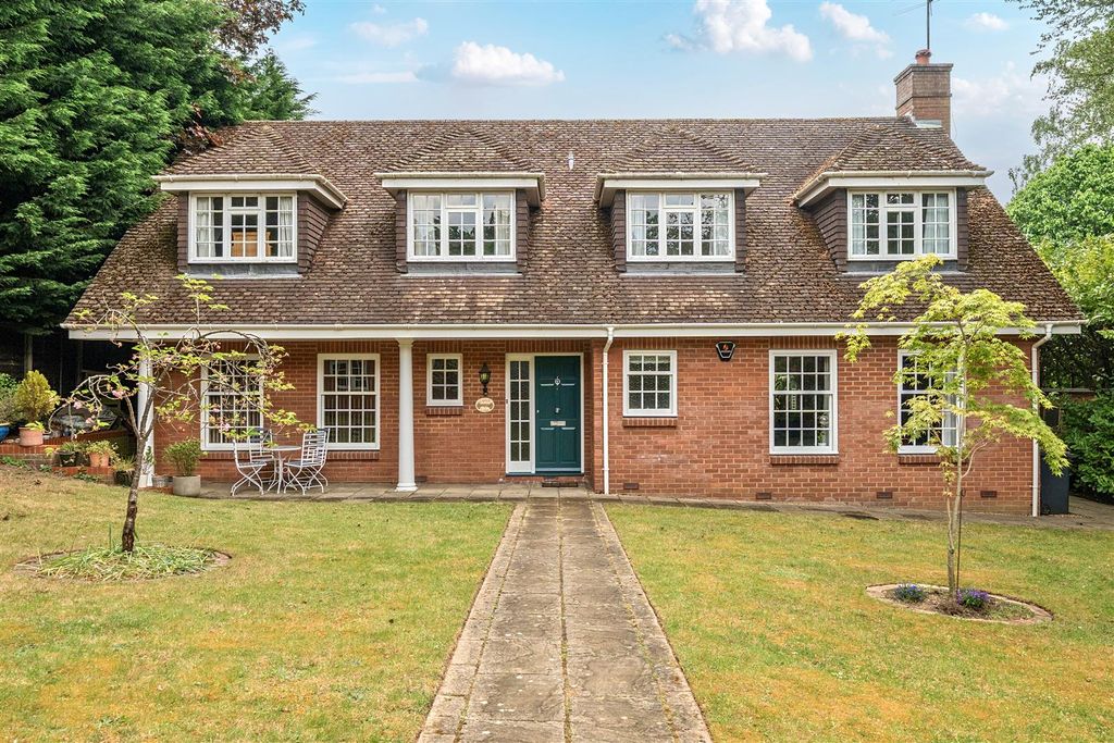 Additional image 20 of 4 bed detached house for saleCarrick Lane, Yateley, Hampshire GU46