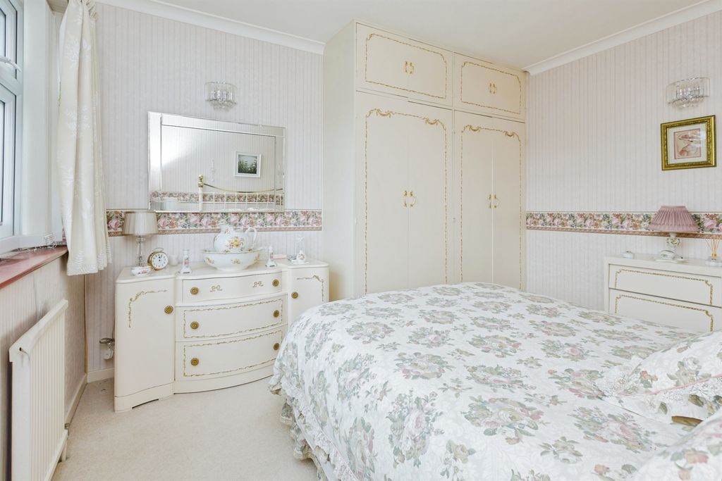 Additional image 10 of 3 bed semi-detached house for saleKew Drive, Oadby, Leicester LE2
