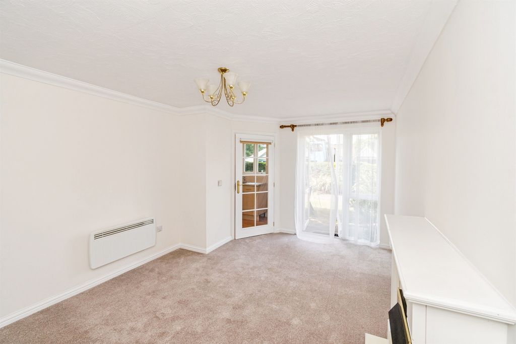Additional image 2 of 2 bed flat for saleHighfield Lane, Southampton SO17