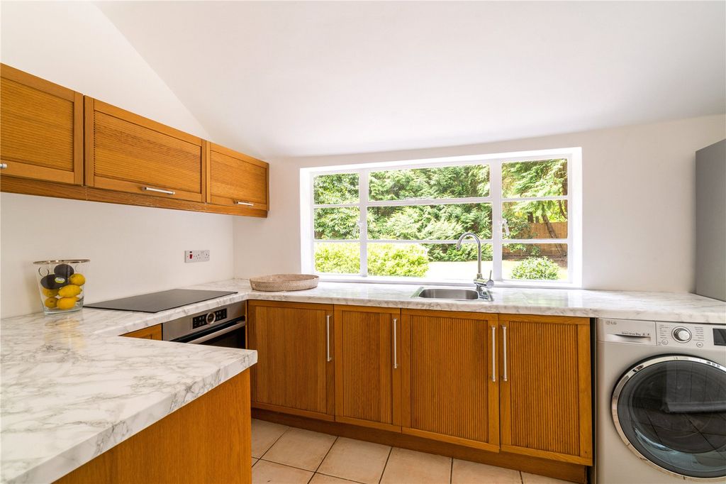 Additional image 5 of 3 bed semi-detached house for saleLondon Road, Windlesham GU20