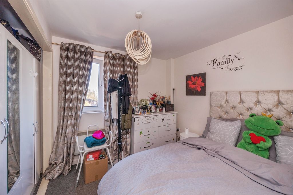 Additional image 7 of 2 bed flat for saleNancy Road, Portsmouth PO1