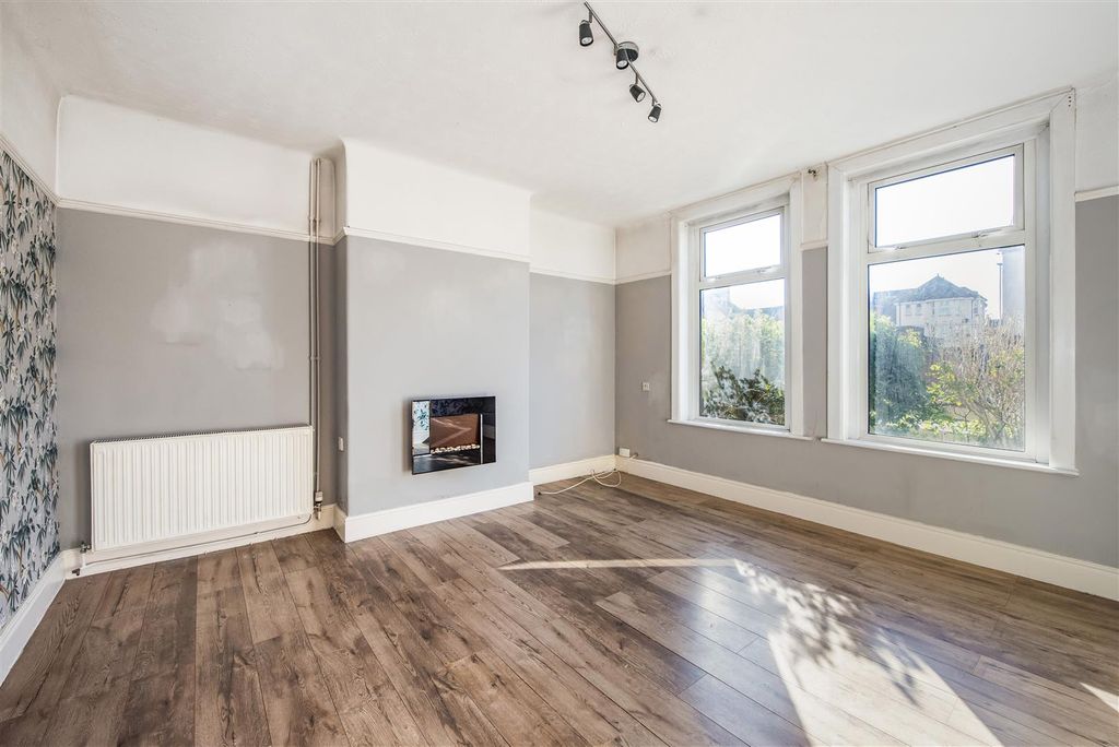 Additional image 2 of 3 bed semi-detached house for saleConiston Avenue, Portsmouth PO3