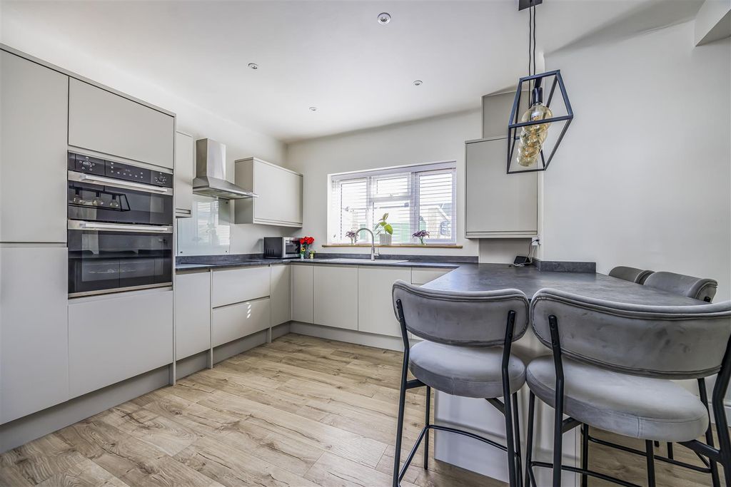 Additional image 7 of 3 bed property for saleKimbolton Road, Portsmouth PO3
