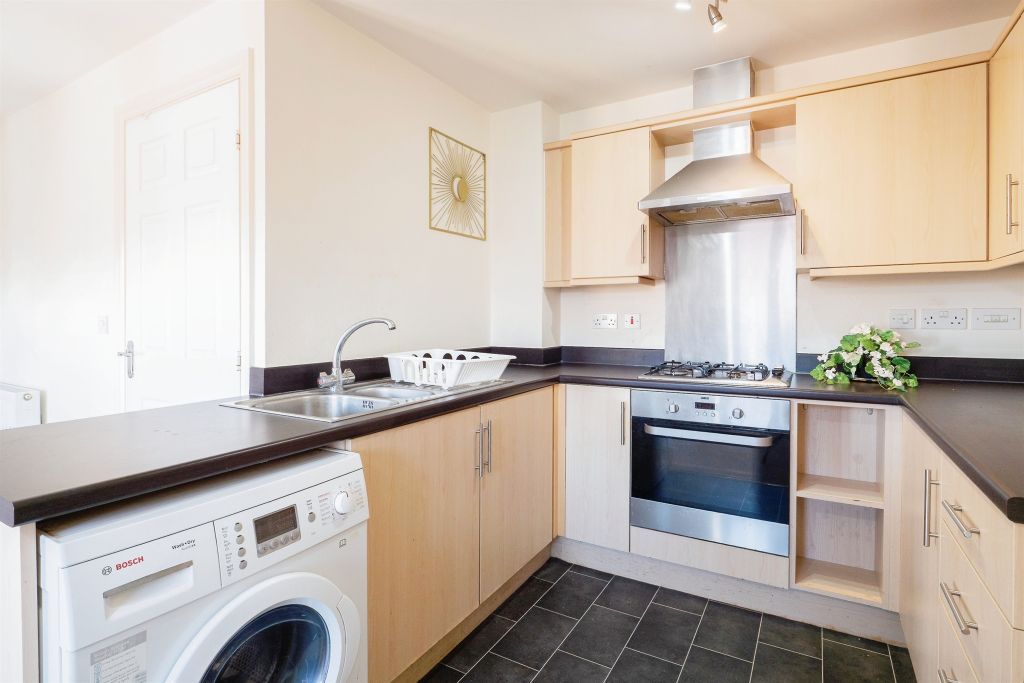2 bed flat for saleStillington Crescent, Hamilton, Leicester LE5 photo 3