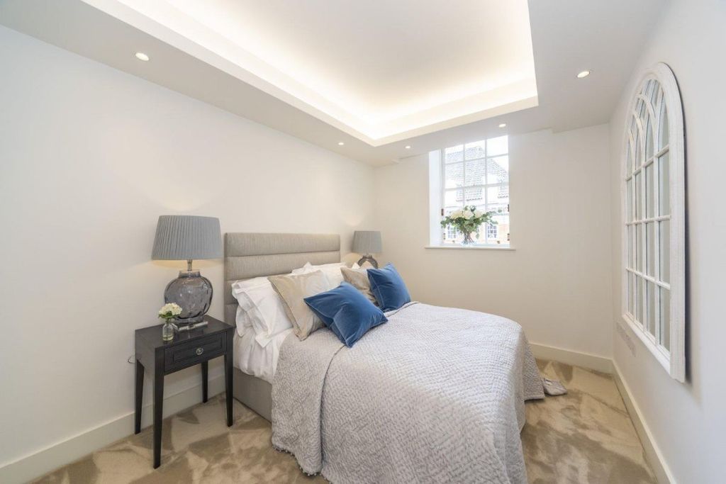 Additional image 6 of 3 bed flat for saleFlat, Star & Garter House, Richmond Hill, Richmond TW10