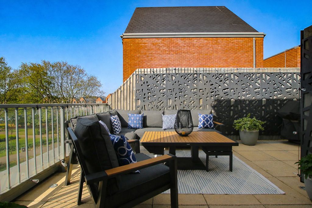 Additional image 14 of 3 bed flat for saleElms Walk, Wokingham RG40