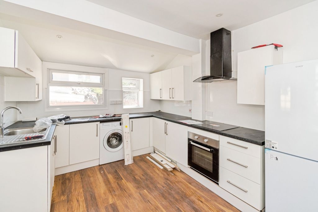 Additional image 6 of 5 bed detached house for saleHandel Terrace, Southampton, Hampshire SO15