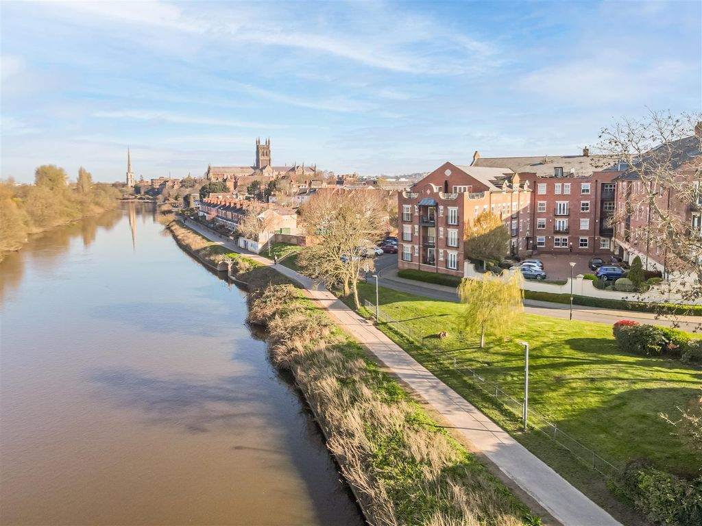 Additional image 4 of 2 bed flat for saleArmstrong Drive, Worcester WR1