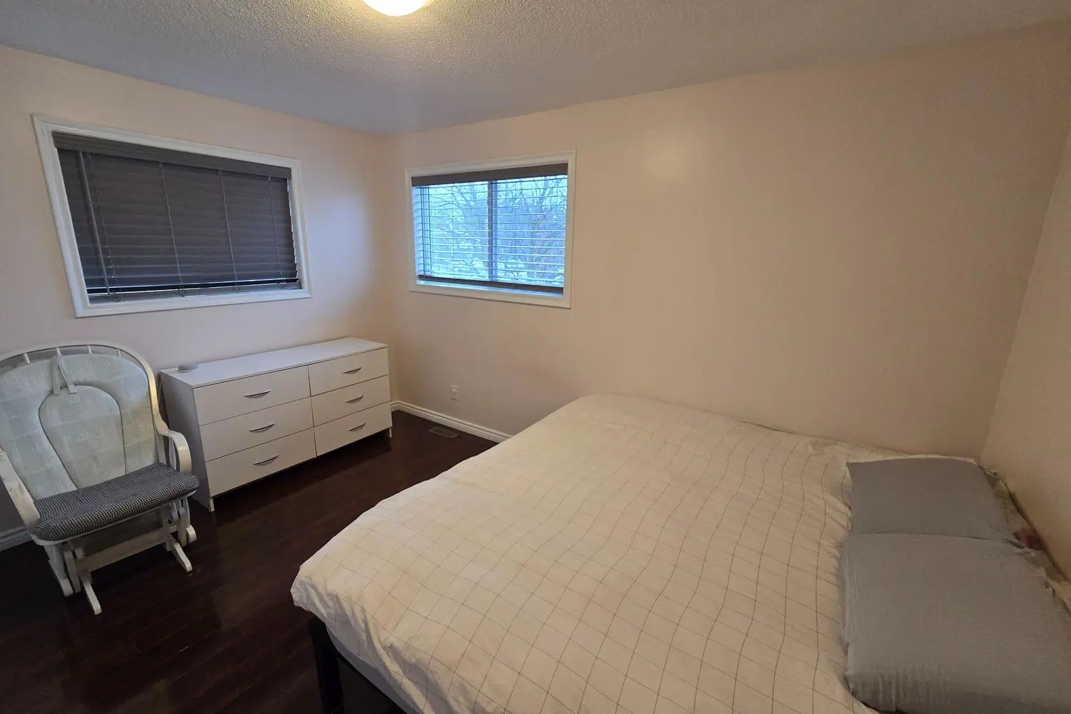 4277 Lawrence Avenue #6 photo 3