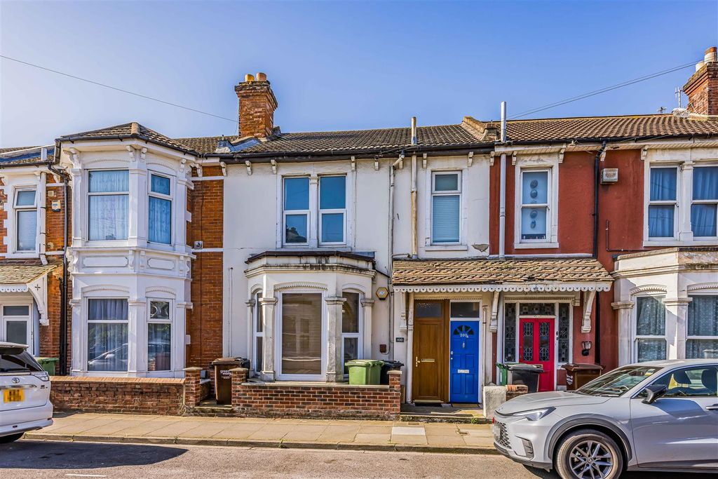Additional image 3 of 1 bed flat for saleOrchard Road, Southsea PO4