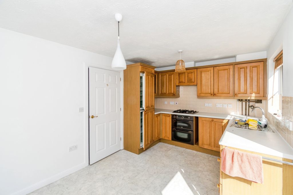 Additional image 7 of 3 bed terraced house for saleAvro Close, Regents Park, Southampton, Hampshire SO15