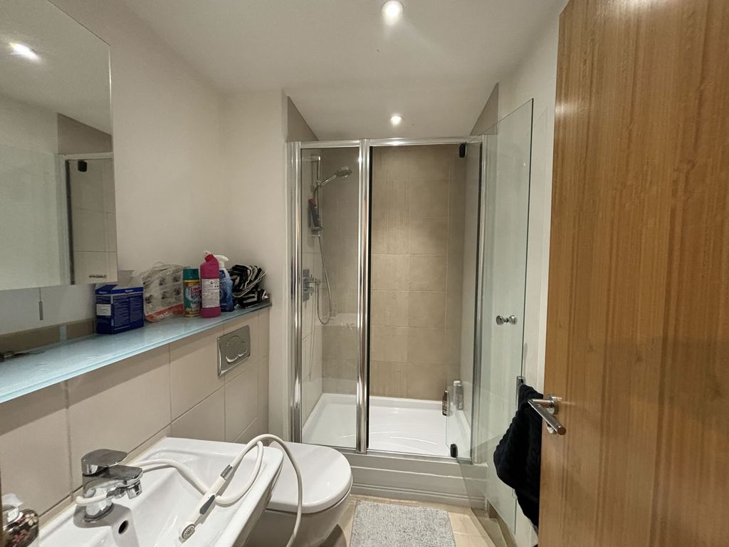Additional image 9 of 2 bed flat for saleThe Crescent, Gunwharf Quays, Portsmouth PO1